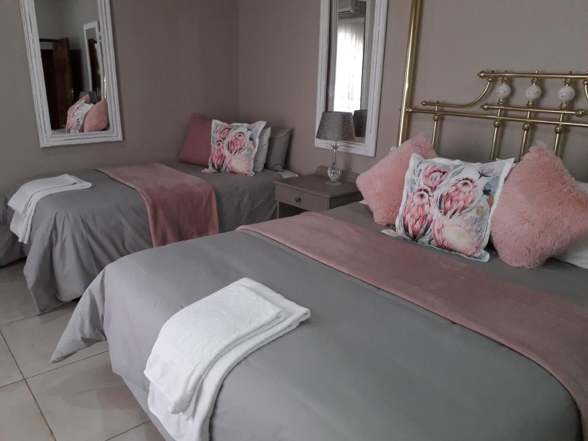 Tuscany Vryburg 外观 照片