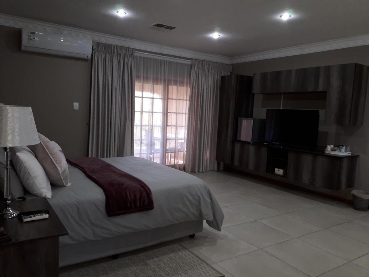 Tuscany Vryburg 外观 照片