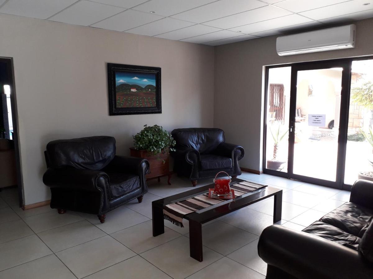 Tuscany Vryburg 外观 照片