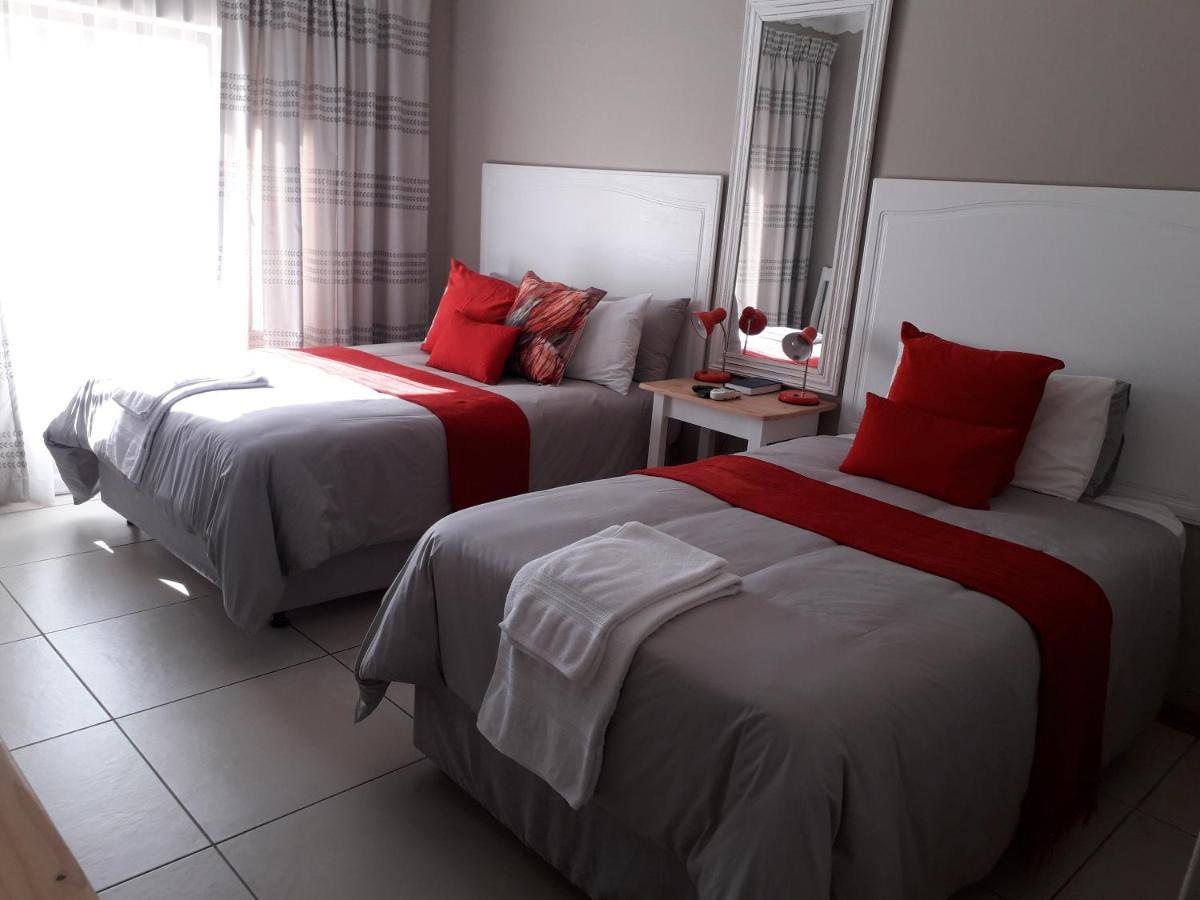Tuscany Vryburg 外观 照片