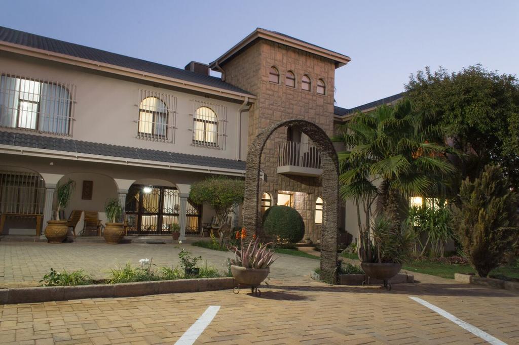 Tuscany Vryburg 外观 照片