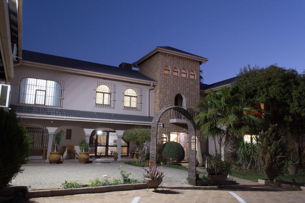 Tuscany Vryburg 外观 照片