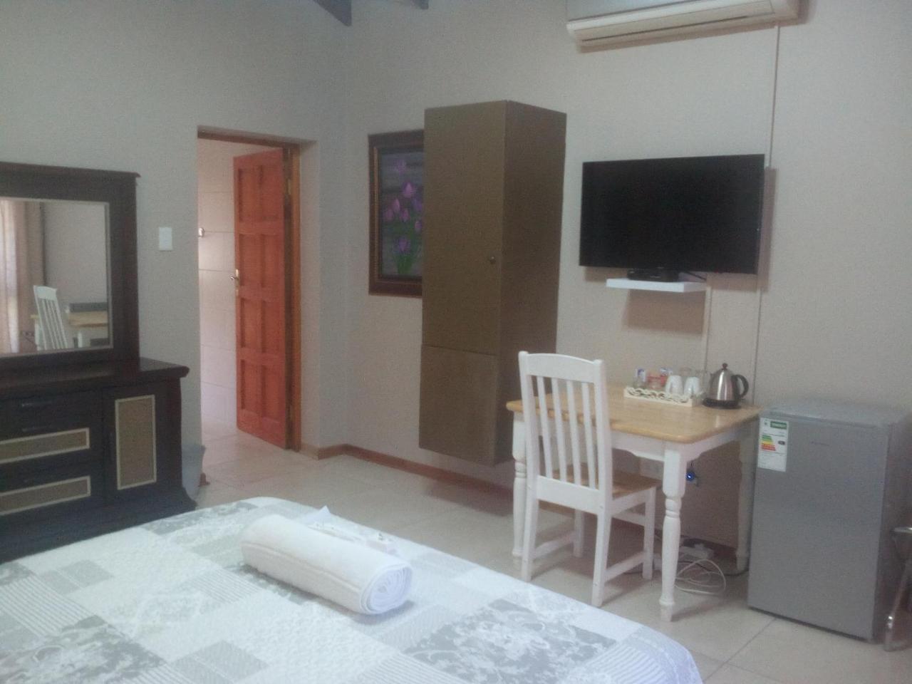 Tuscany Vryburg 外观 照片