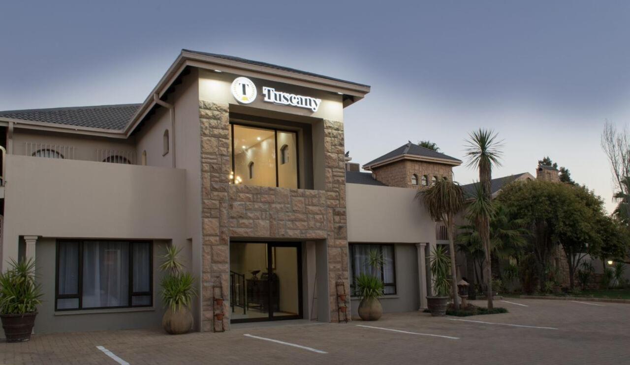 Tuscany Vryburg 外观 照片