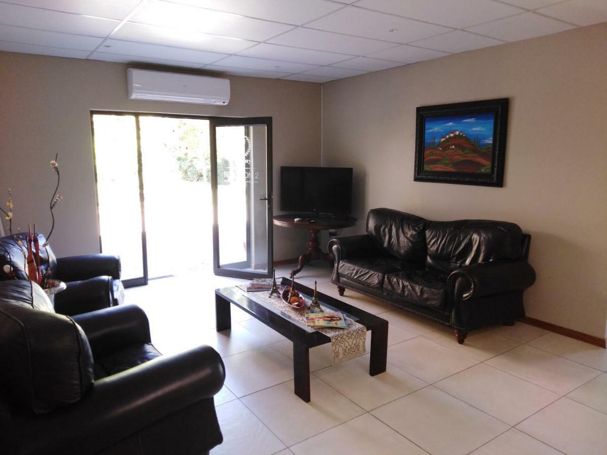Tuscany Vryburg 外观 照片